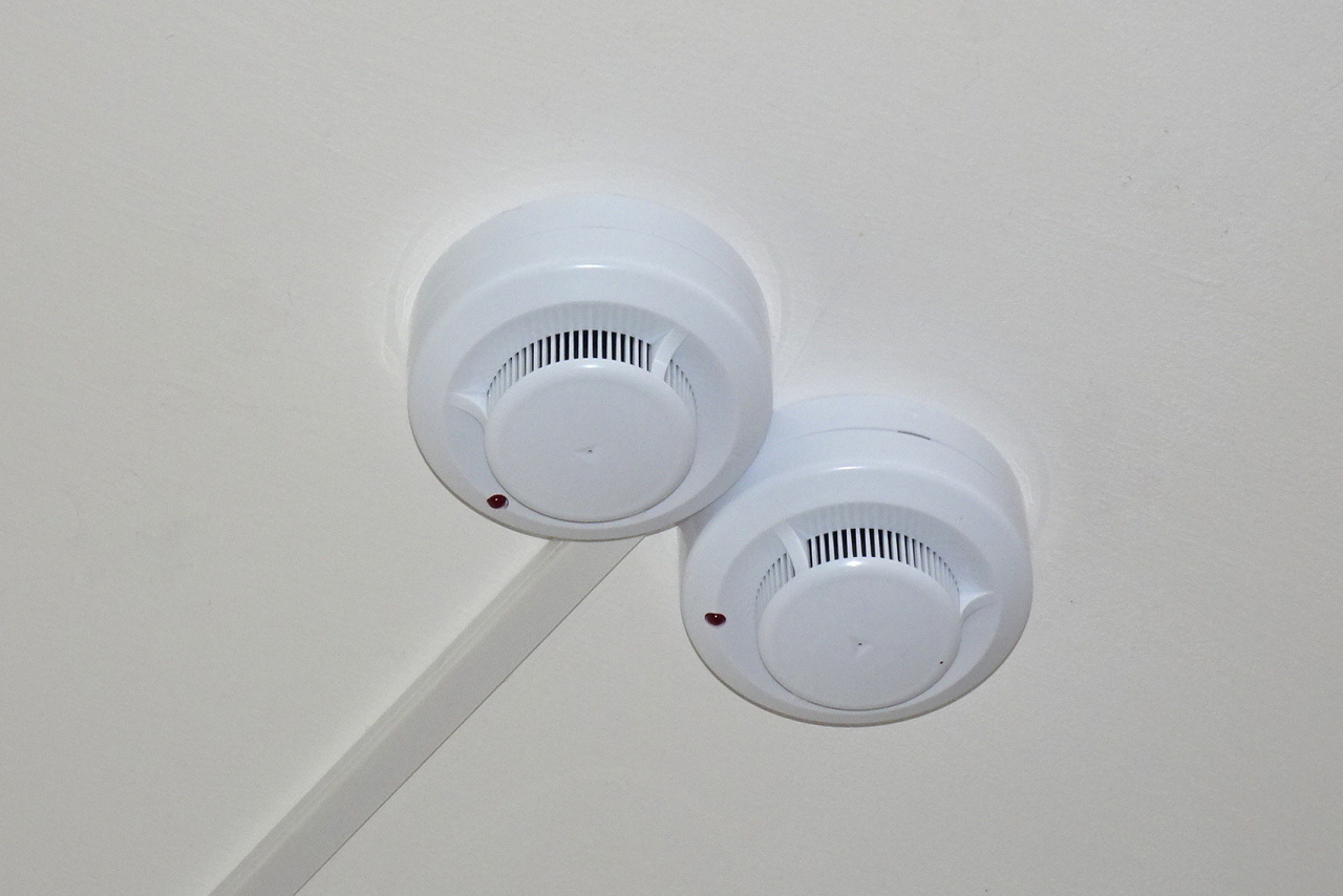 Оптический датчик пожарной сигнализации.