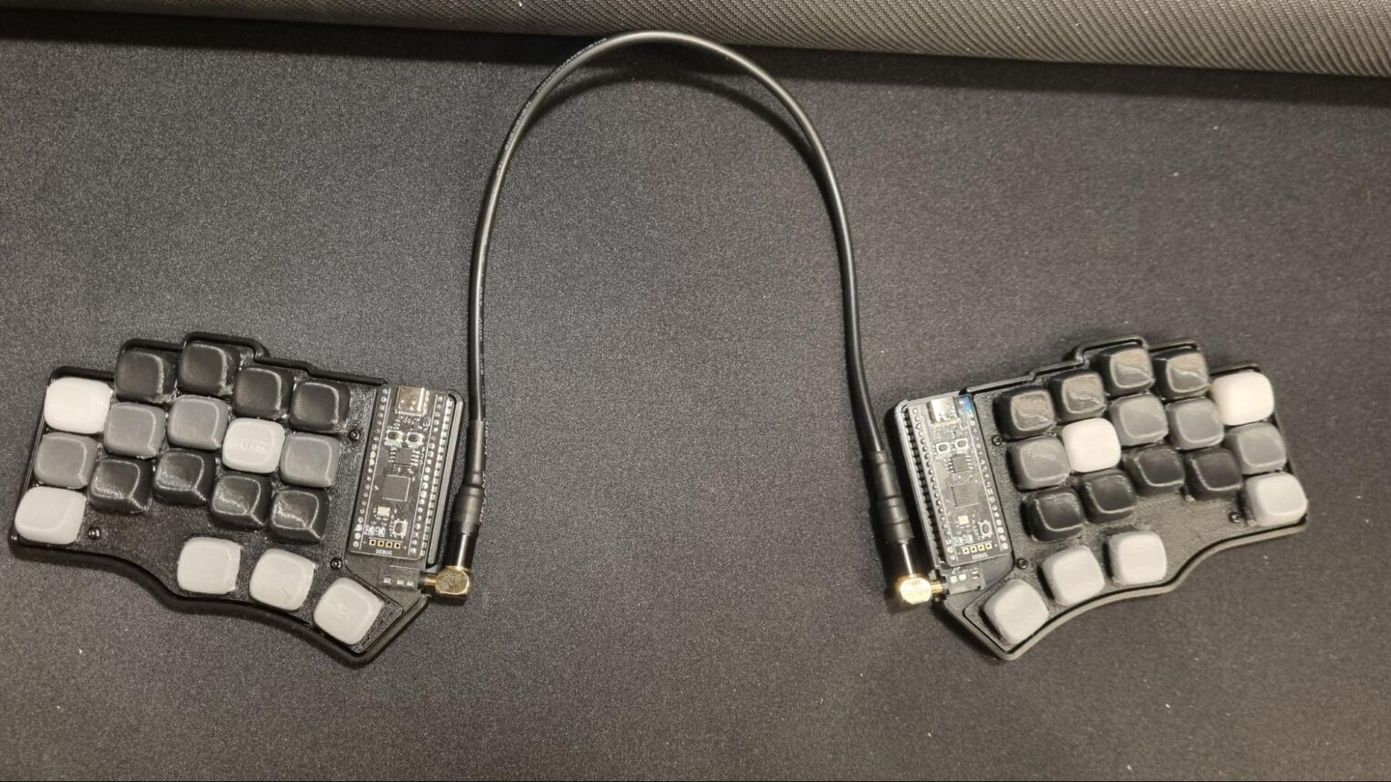 Минималистичная 36-клавишная ортолинейная сплит-клавиатура Piantor 36.