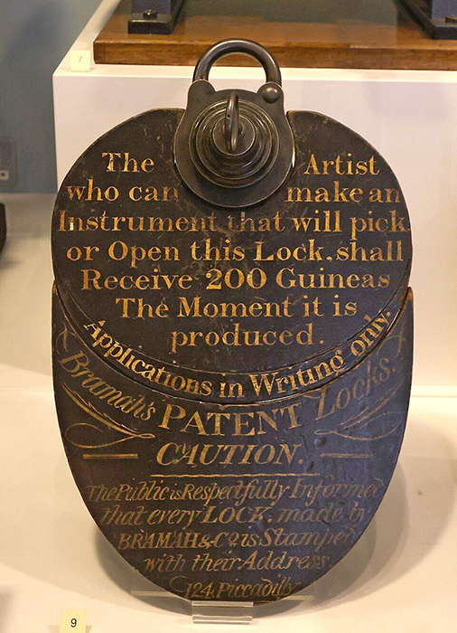 Замок Bramah Locks Company.