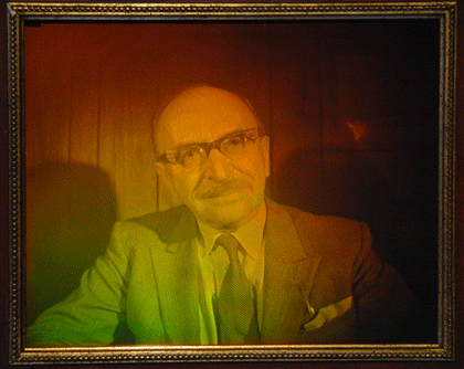 Первая голограмма, изображение Денниса Габора.