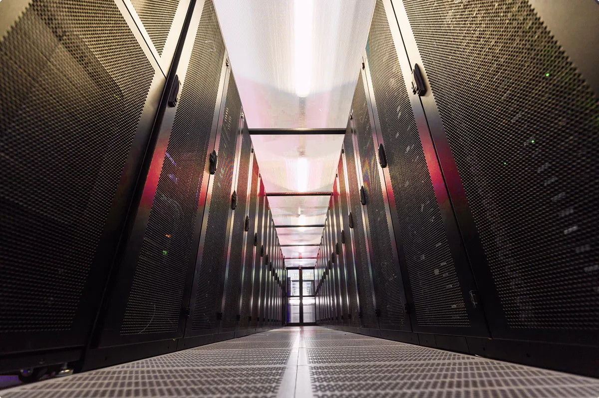 Железные хосты виртуализации в дата‑центре Selectel.