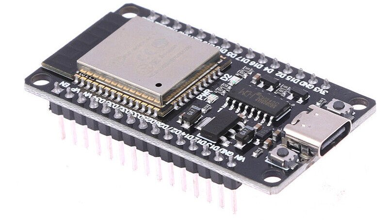 Плата микроконтроллера ESP32-WROOM-32, который является центральным процессором и «мозгом» робота, управляющим всеми системами.