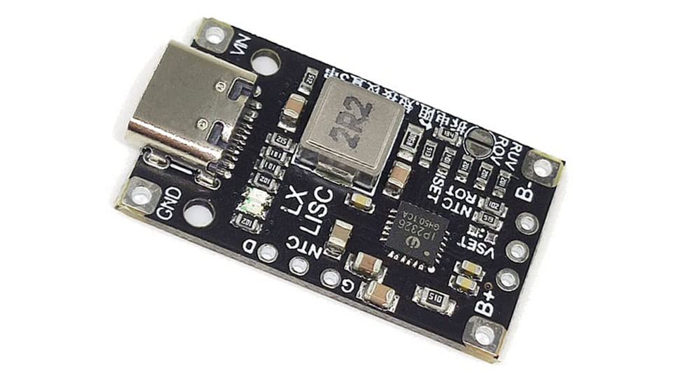 Модуль зарядного устройства с разъемом USB Type-C для зарядки аккумуляторной сборки робота напряжением 8.4 В.