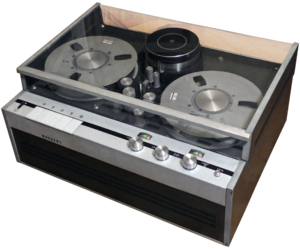 Как выглядит видеомагнитофон «Малахит».