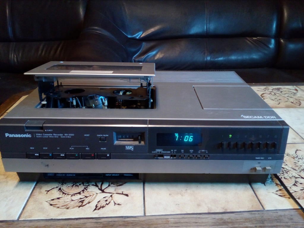 Как выглядит Panasonic NV-2000.