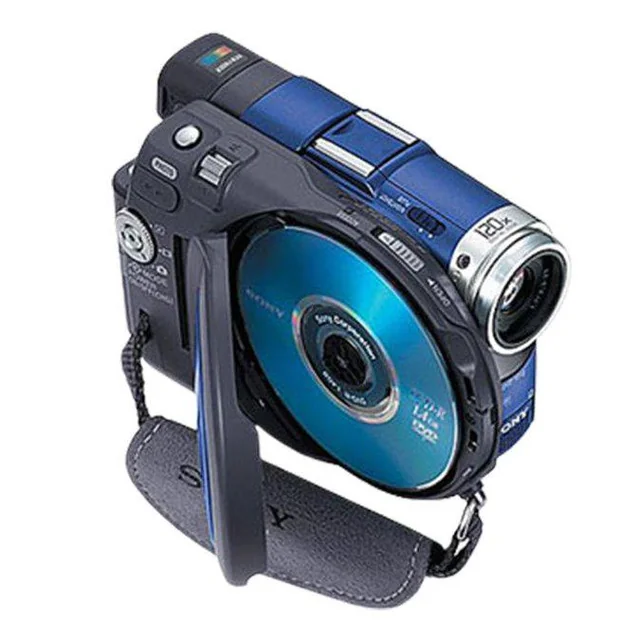 DCR-DVD101-камера, записывает на 3-дюймовые диски DVD-R и DVD-RW. 