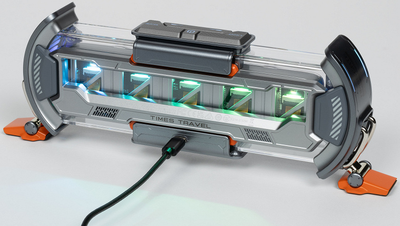 Задняя панель часов.