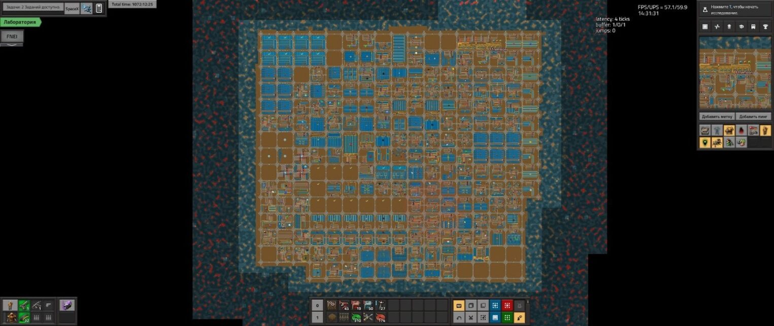 Скриншот игры Factorio на мониторе 21:9, показывающий огромный масштаб автоматизированной фабрики благодаря широкому углу обзора.