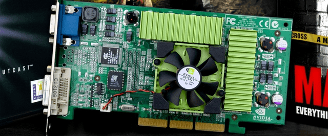 Фото видеокарты GeForce 3.