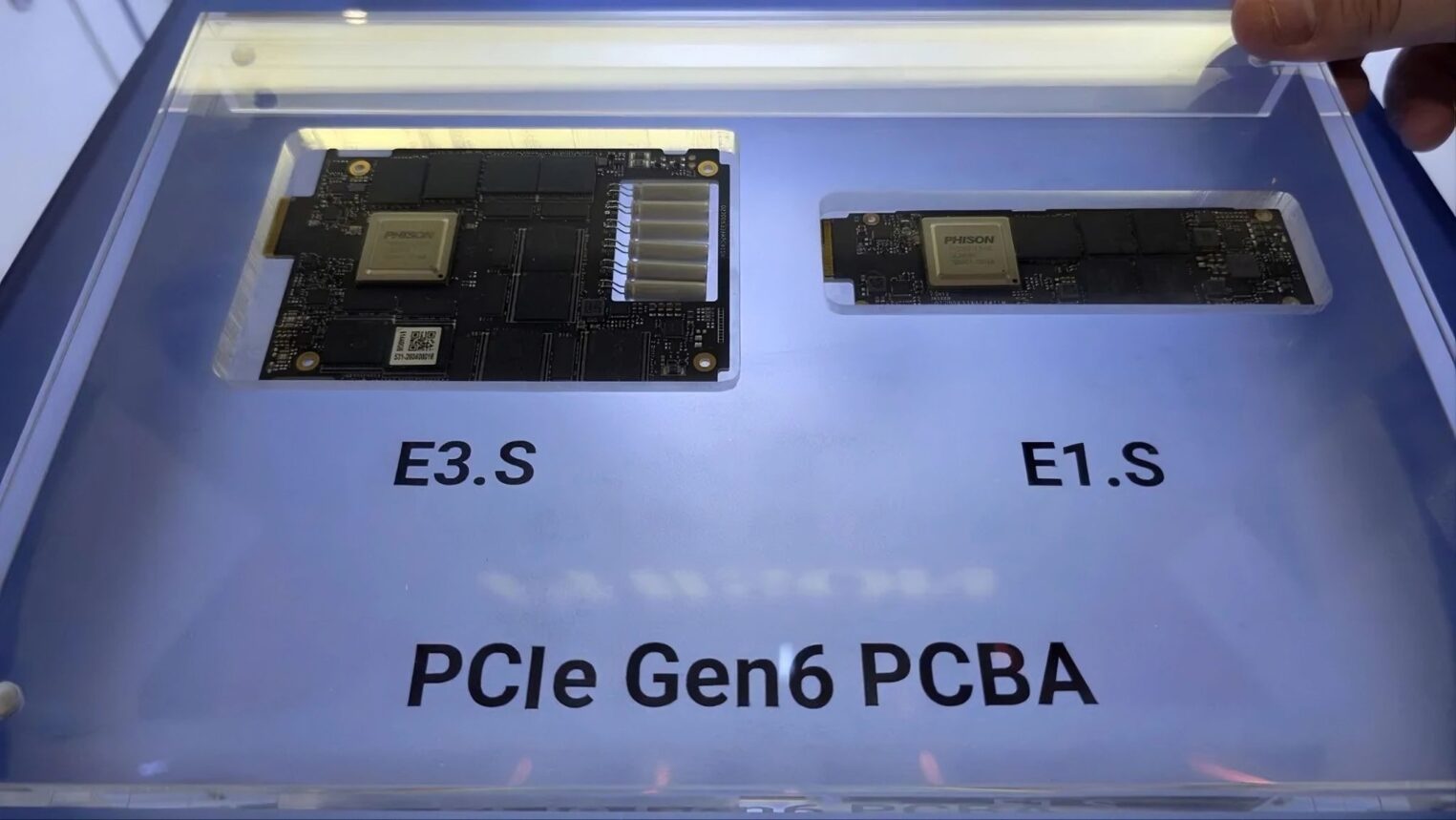 Прототипы корпоративных SSD накопителей Phison PCIe Gen6 с чипами в форм-факторах EDSFF E1.S и E3.S.