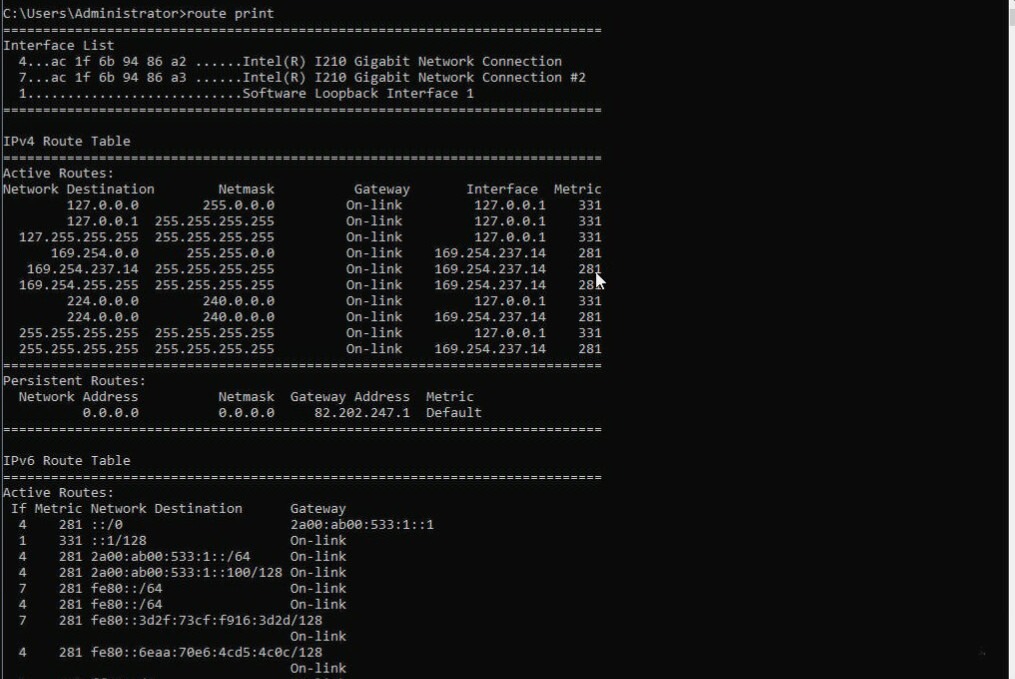 Скриншот терминала Windows с выводом команды route print, отображающим активные таблицы маршрутизации для IPv4 и IPv6 сетей.