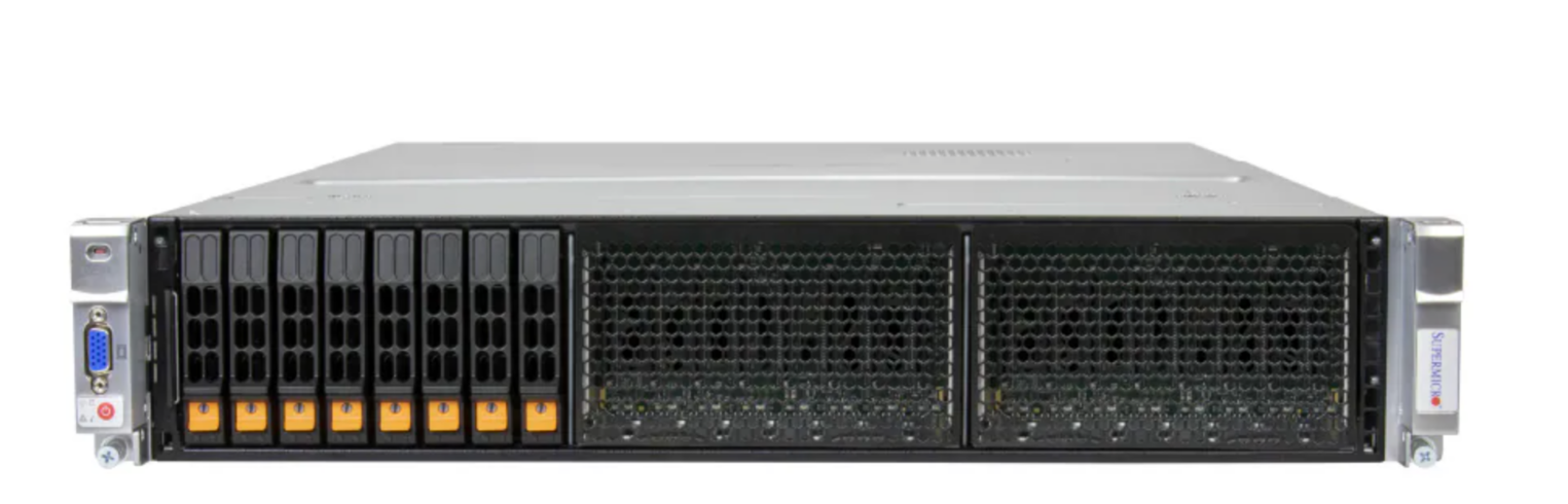 Вид спереди на стоечный сервер Supermicro высотой 2U с отсеками для жестких дисков и вентиляционными решетками