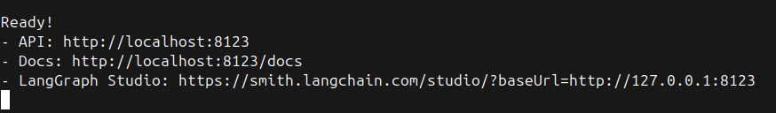 Успешный запуск локального сервера LangGraph с выводом адресов API, документации и LangGraph Studio.
