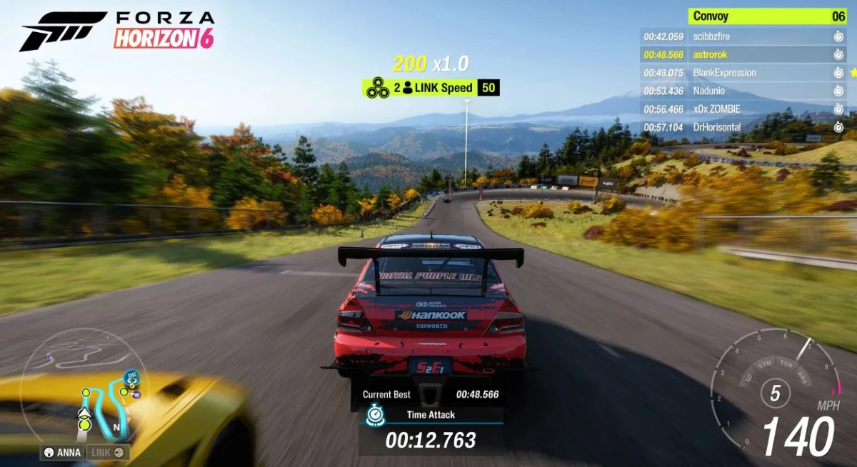 Скриншот геймплея из Forza Horizon 6. Показан момент гонки из серии заездов на время на Mitsubishi #1 Sierra Sierra Enterprises Lancer Evolution Time Attack.