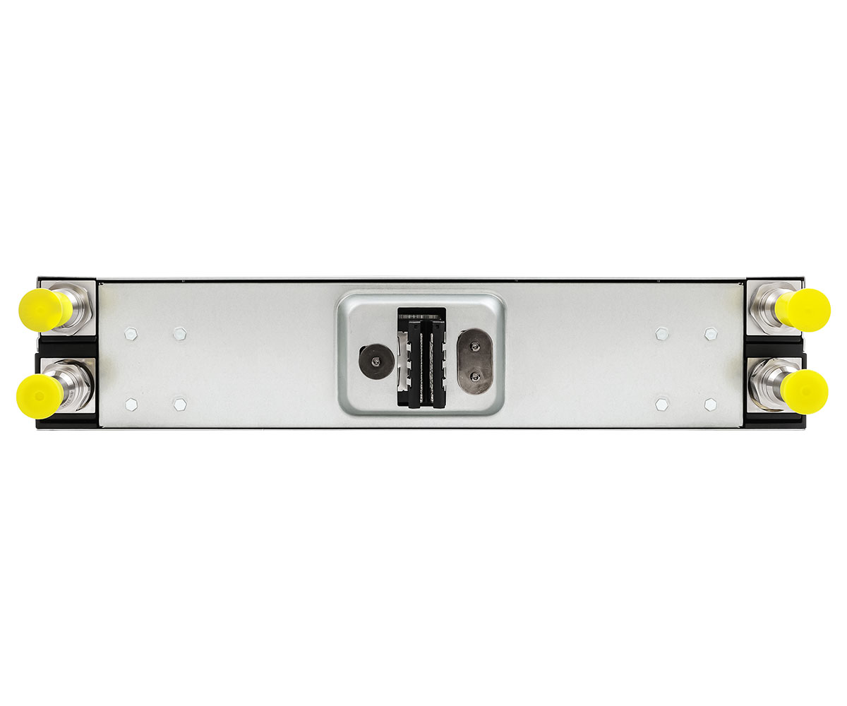 Задняя панель сервера ASRock Rack 2U16X-GNR2/DLC RUBIN жидкостного охлаждения, показывающий четыре быстросъемных фитинга с желтыми колпачками и центральные разъемы.