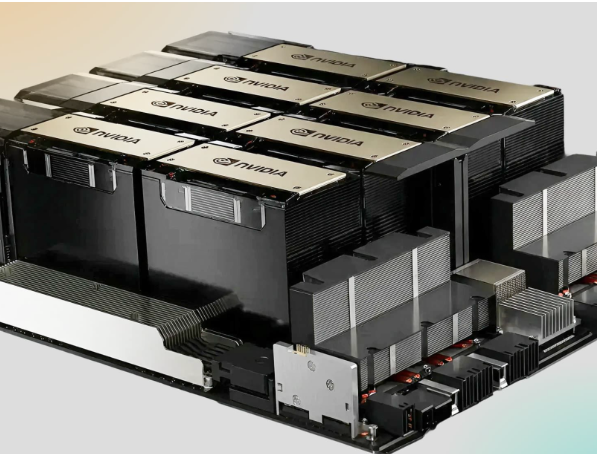 Платформа NVIDIA HGX с модулями GPU, оснащенными фирменными металлическими пластинами NVIDIA и массивными черными радиаторами пассивного охлаждения для серверов ИИ.